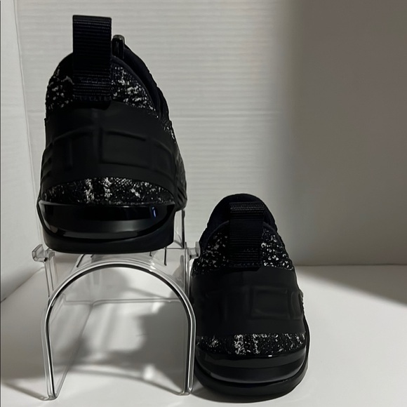 Nike React Metcon
Black White (Women's) - Picture 4 of 9